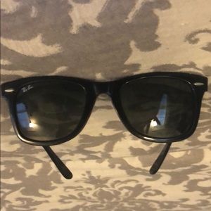 Black ray-Ban wayfarer
